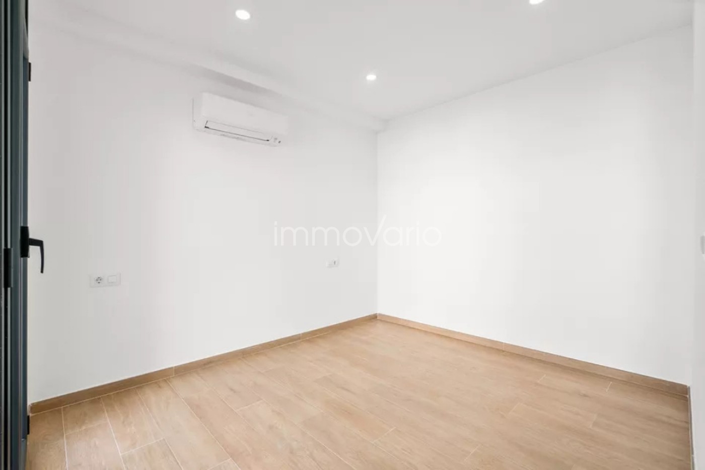 242-55-608234493121072025.jpg