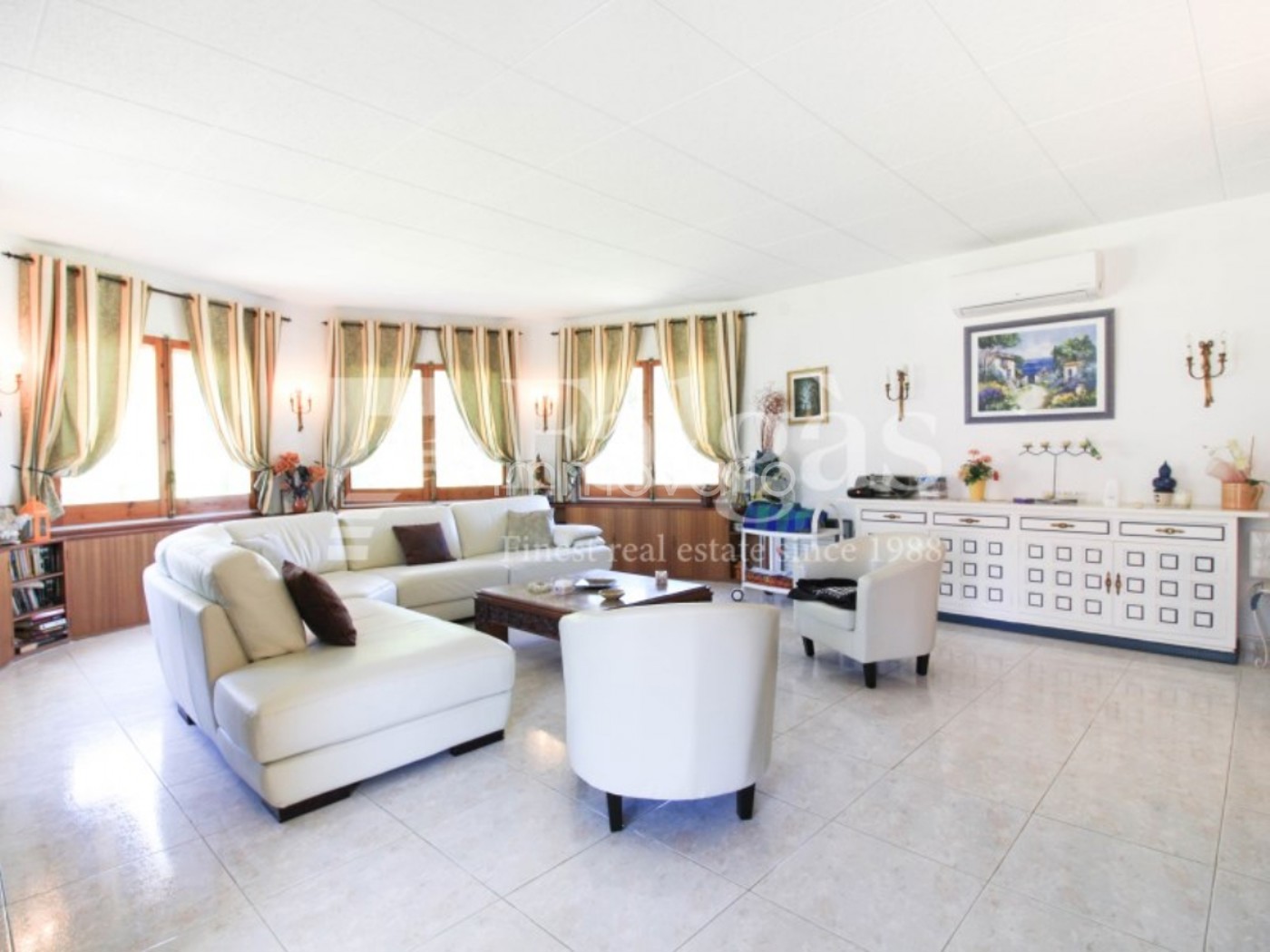 418-17-45711858810552026.jpg