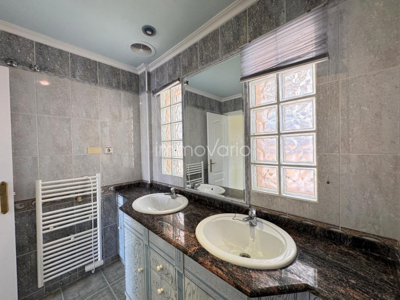 565-44-6204251998582026.jpg