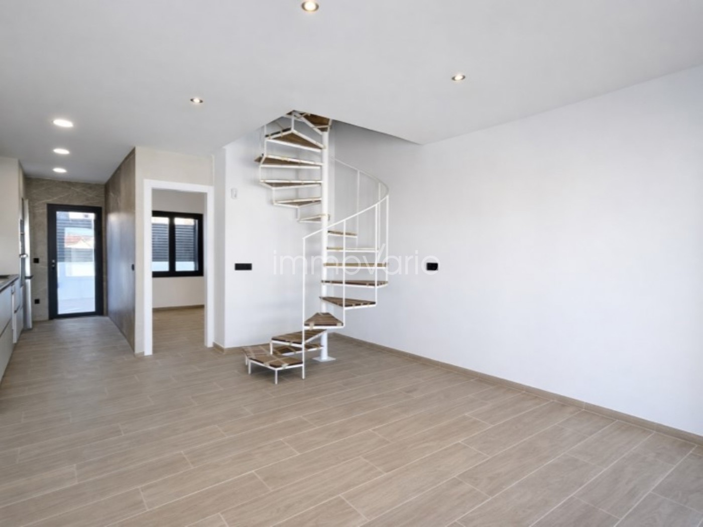 568-4-6178052661882026.jpg