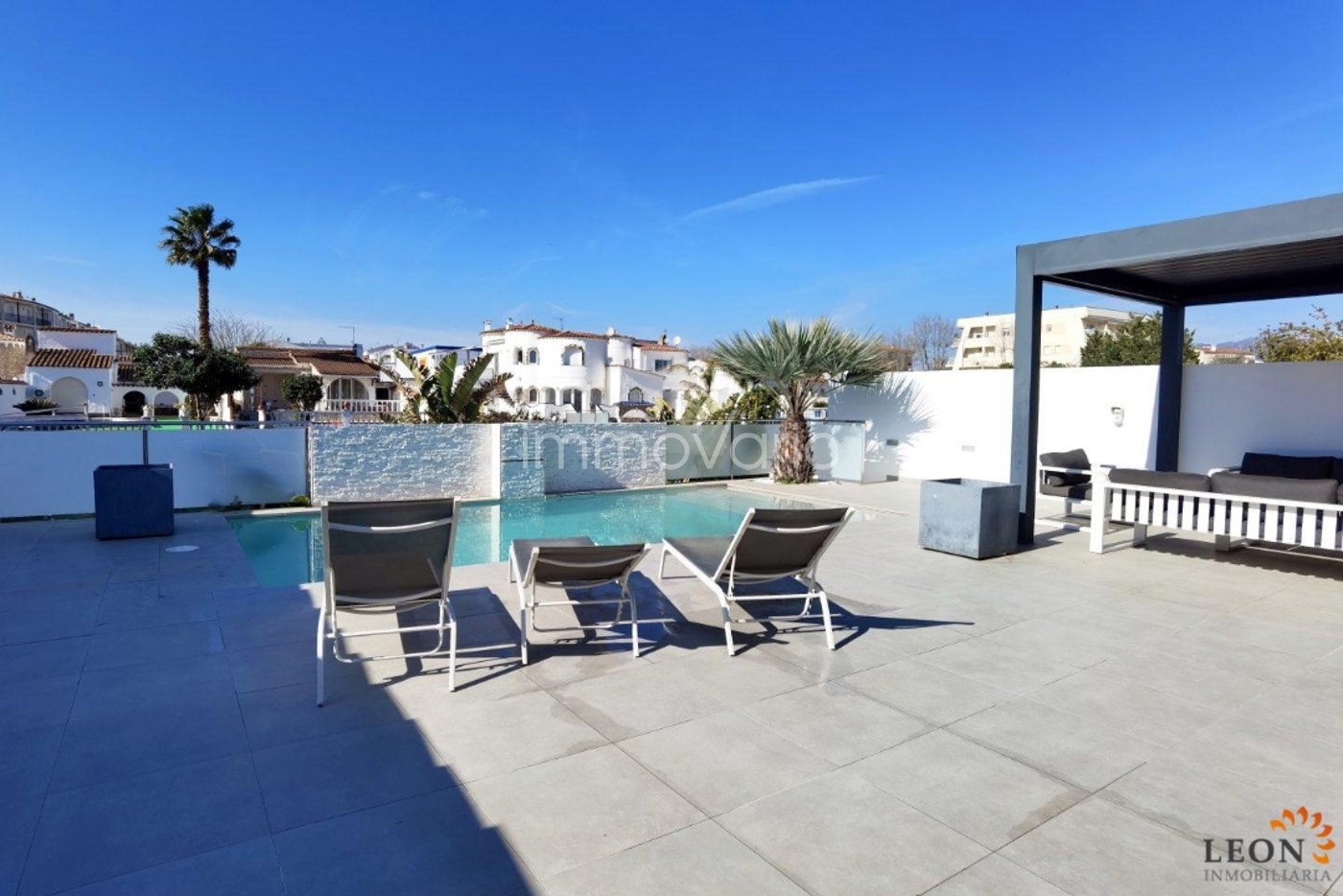 573-33-621068219101392026.jpg