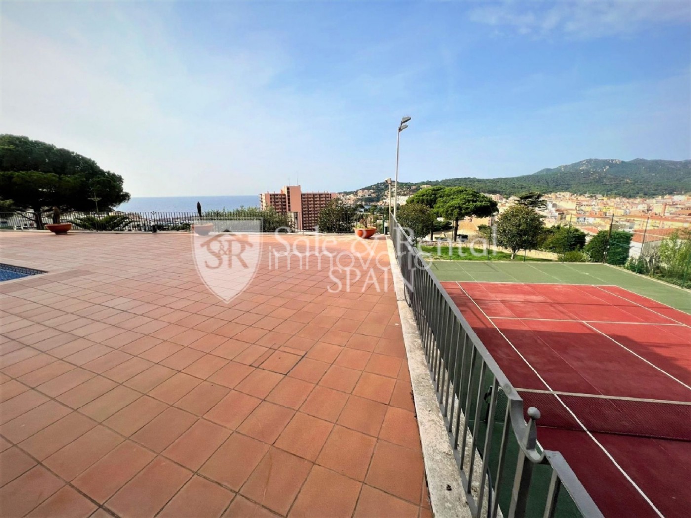 600-3-5839434638162682026.jpg