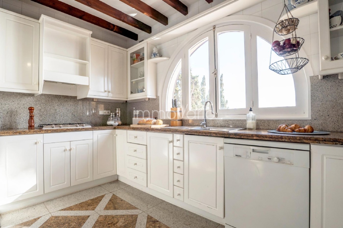 606-10-605195281021882026.jpg
