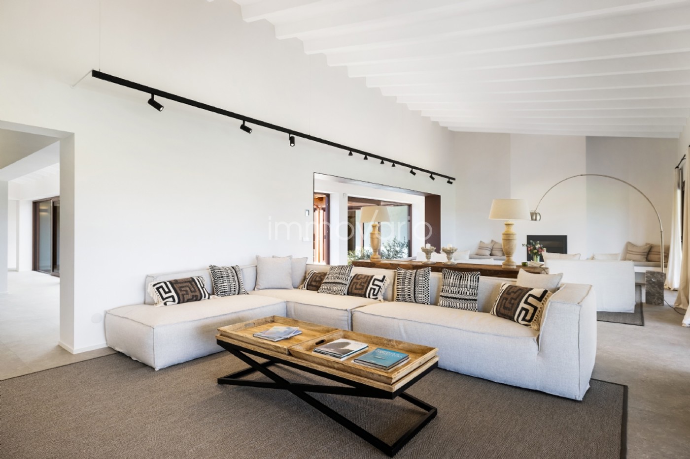 638-11-600199315914752026.jpg