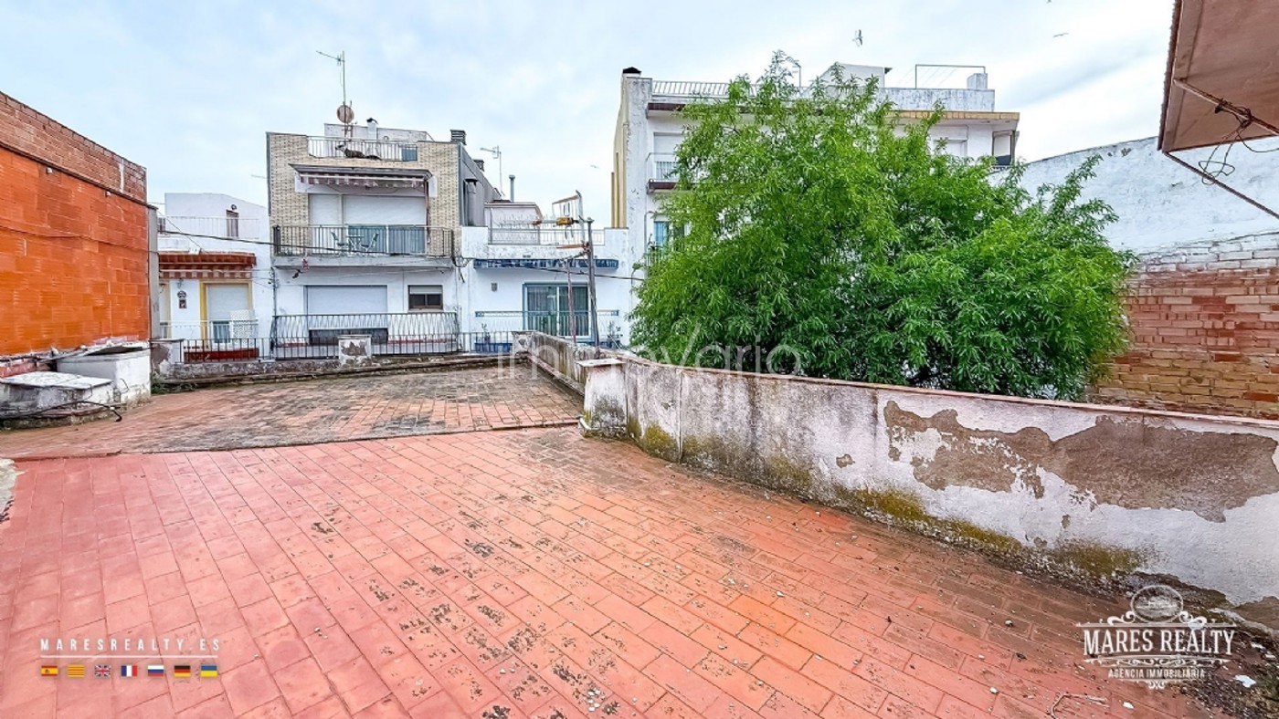 651-15-61916610312962026.jpg