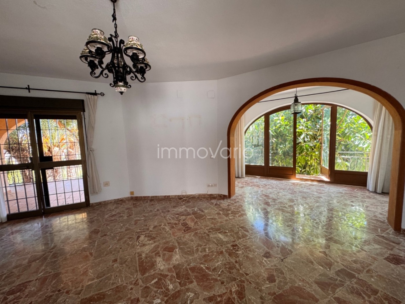 654-19-62124317262192026.jpg